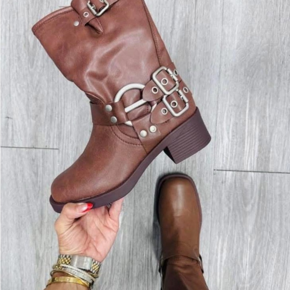 Brown Combat Moto Boots with Buckle Accents